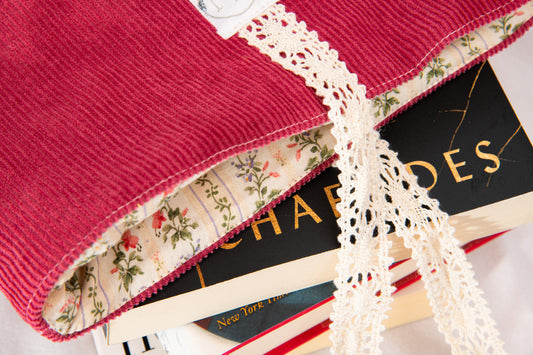 Pochette en velours côtelé rose foncé