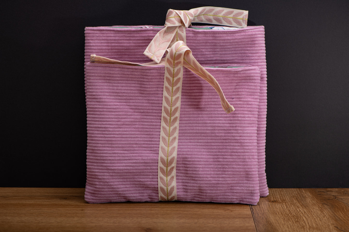 Book Sleeve Corduroy rose pâle