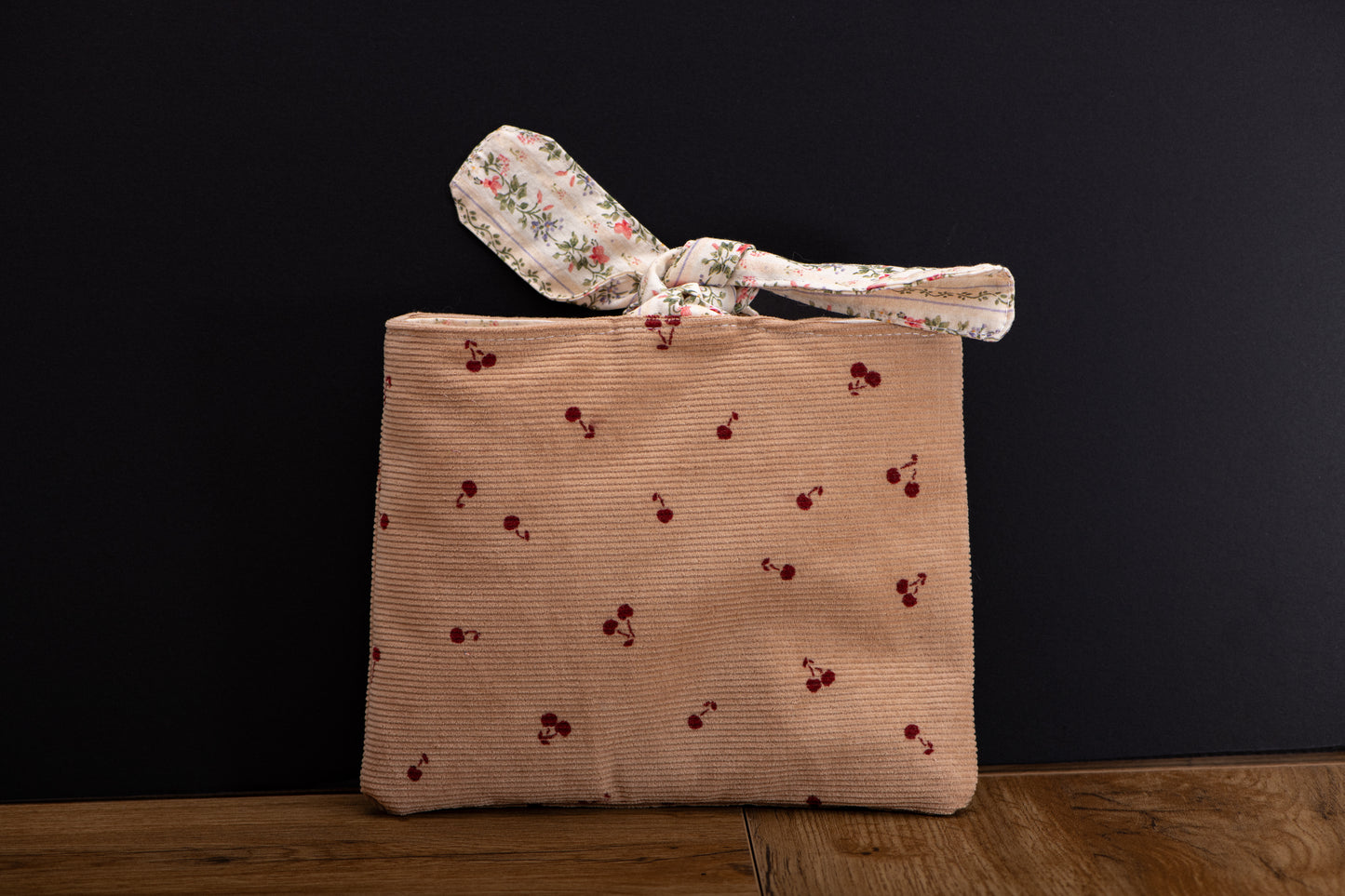 Kindle Sleeve corduroy cerise