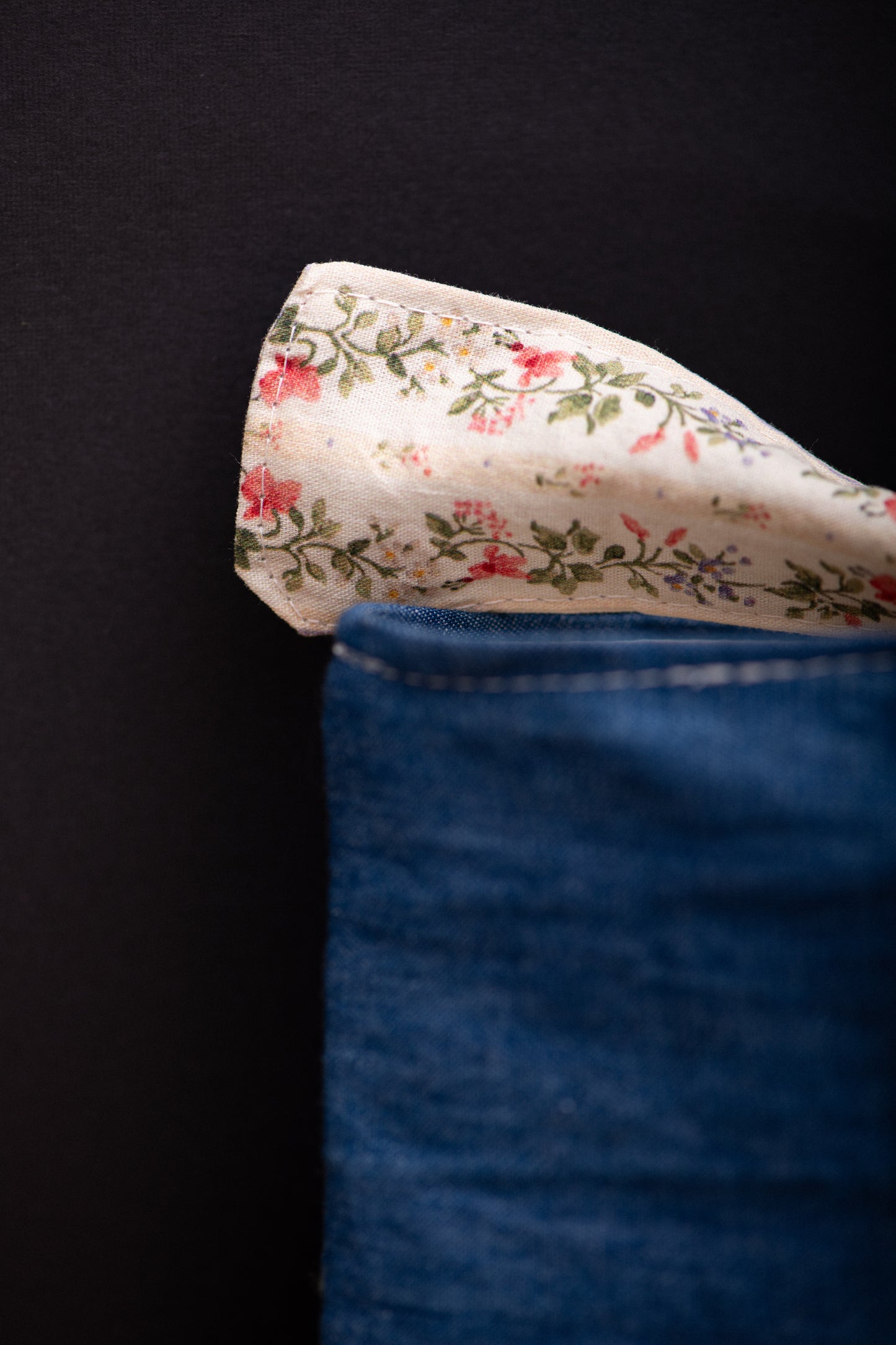 Kindle Sleeve denim fleurs brodées