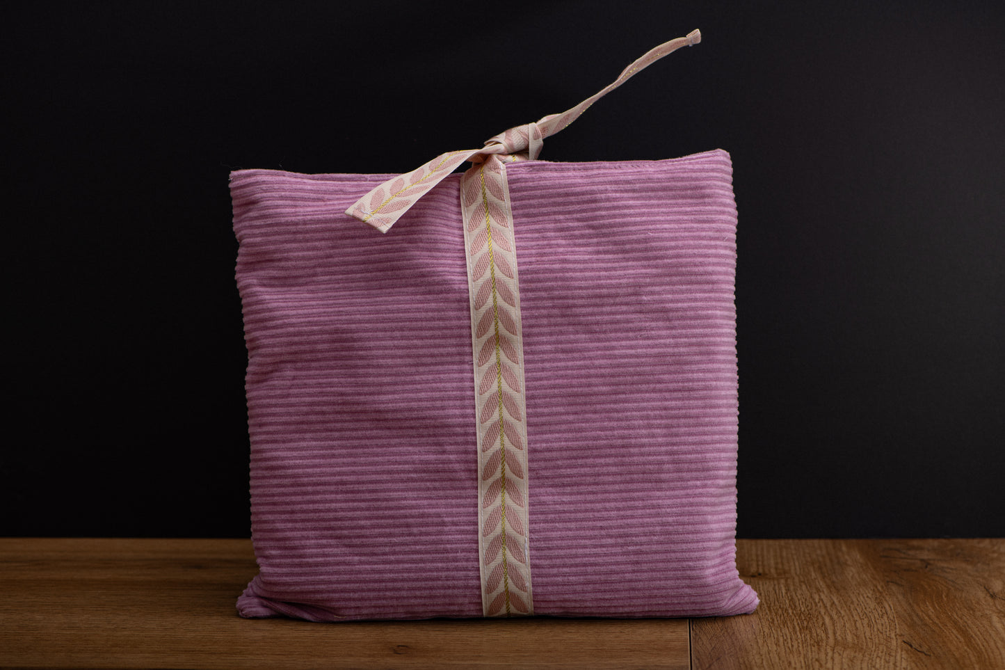 Book Sleeve Corduroy rose pâle