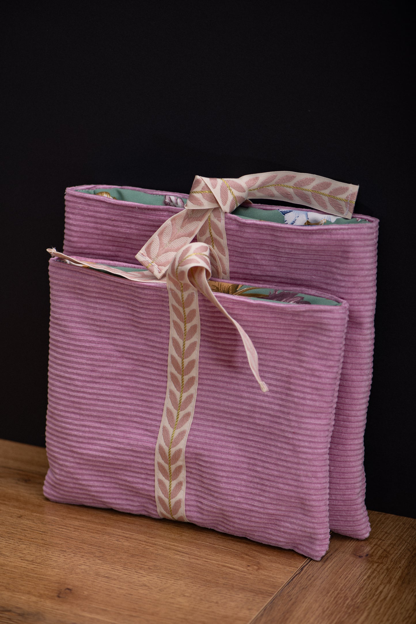 Book Sleeve Corduroy rose pâle