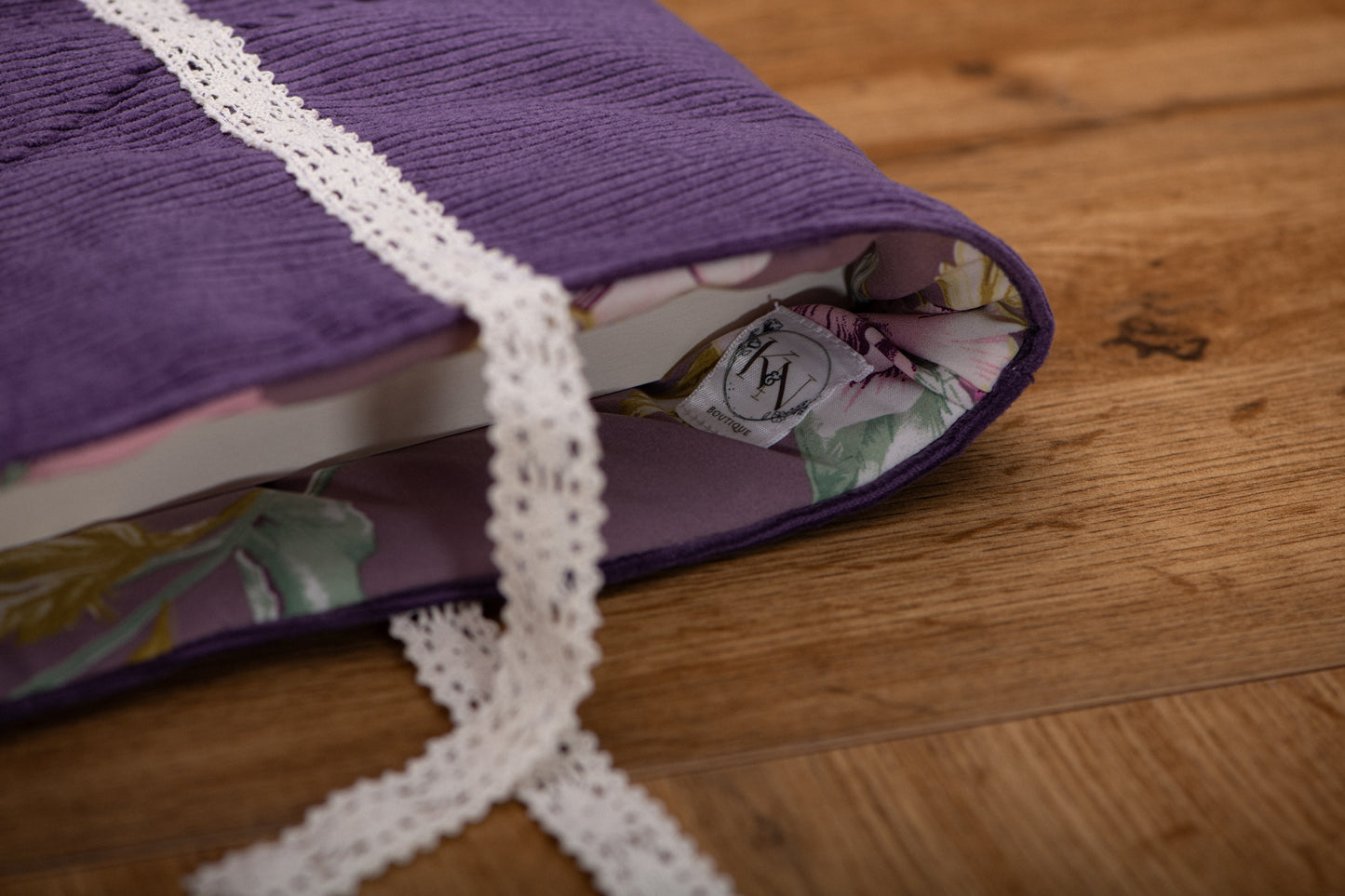 Book Sleeve corduroy mauve