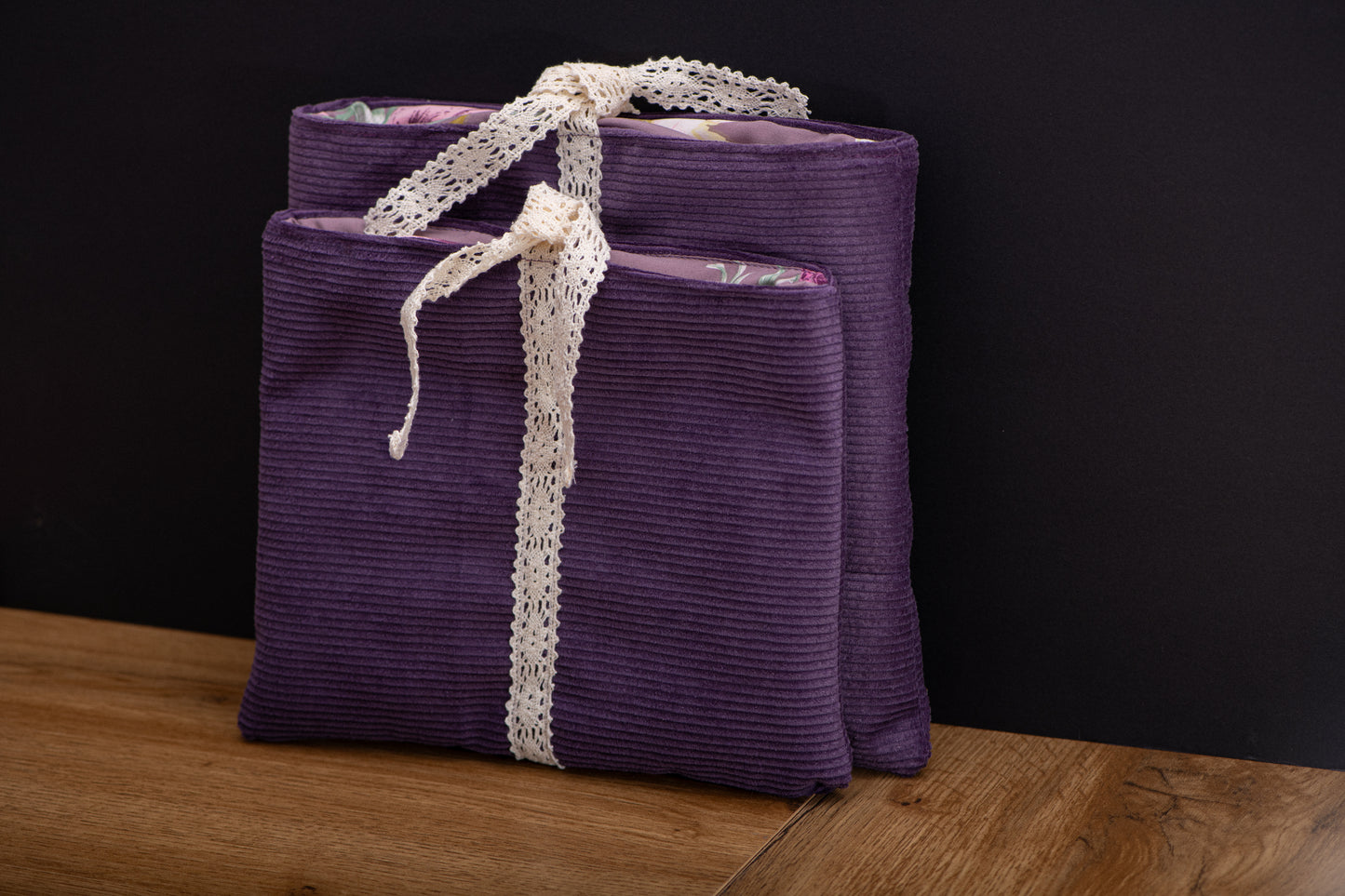 Book Sleeve corduroy mauve