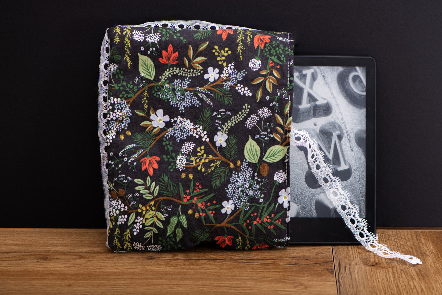 Kindle Sleeve fleurs noir