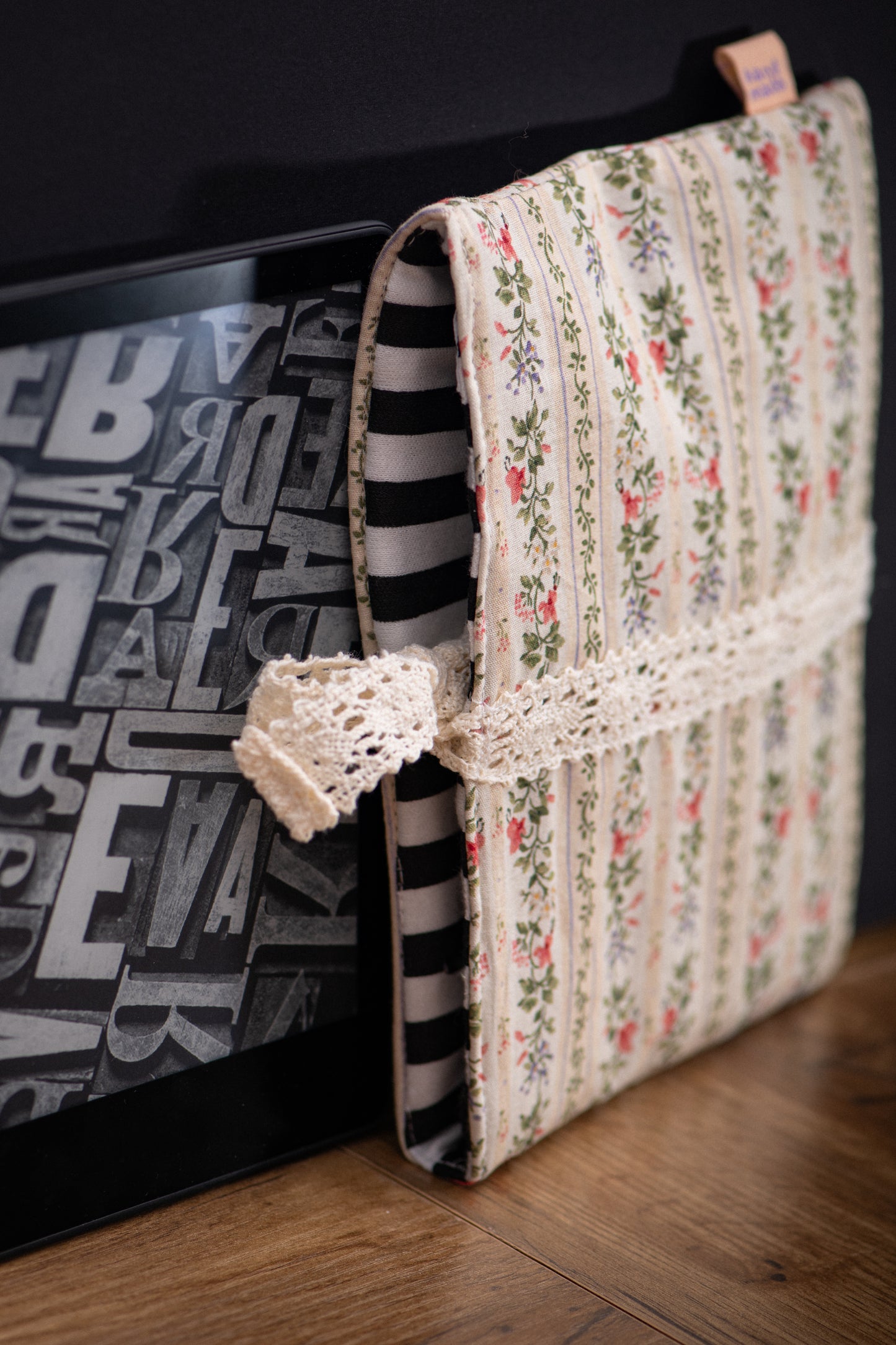 Kindle Sleeve tapisserie fleurs roses