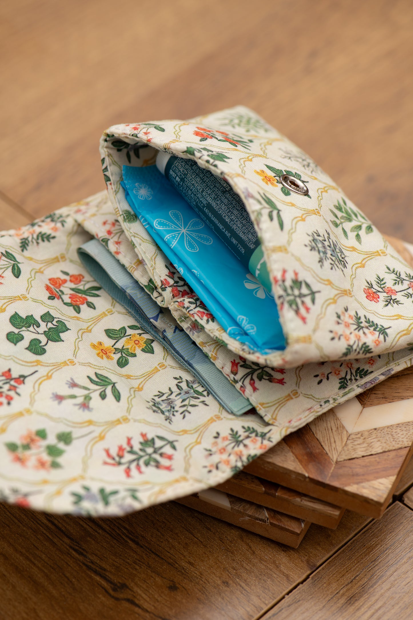 Pochette mini fleurs tapisserie