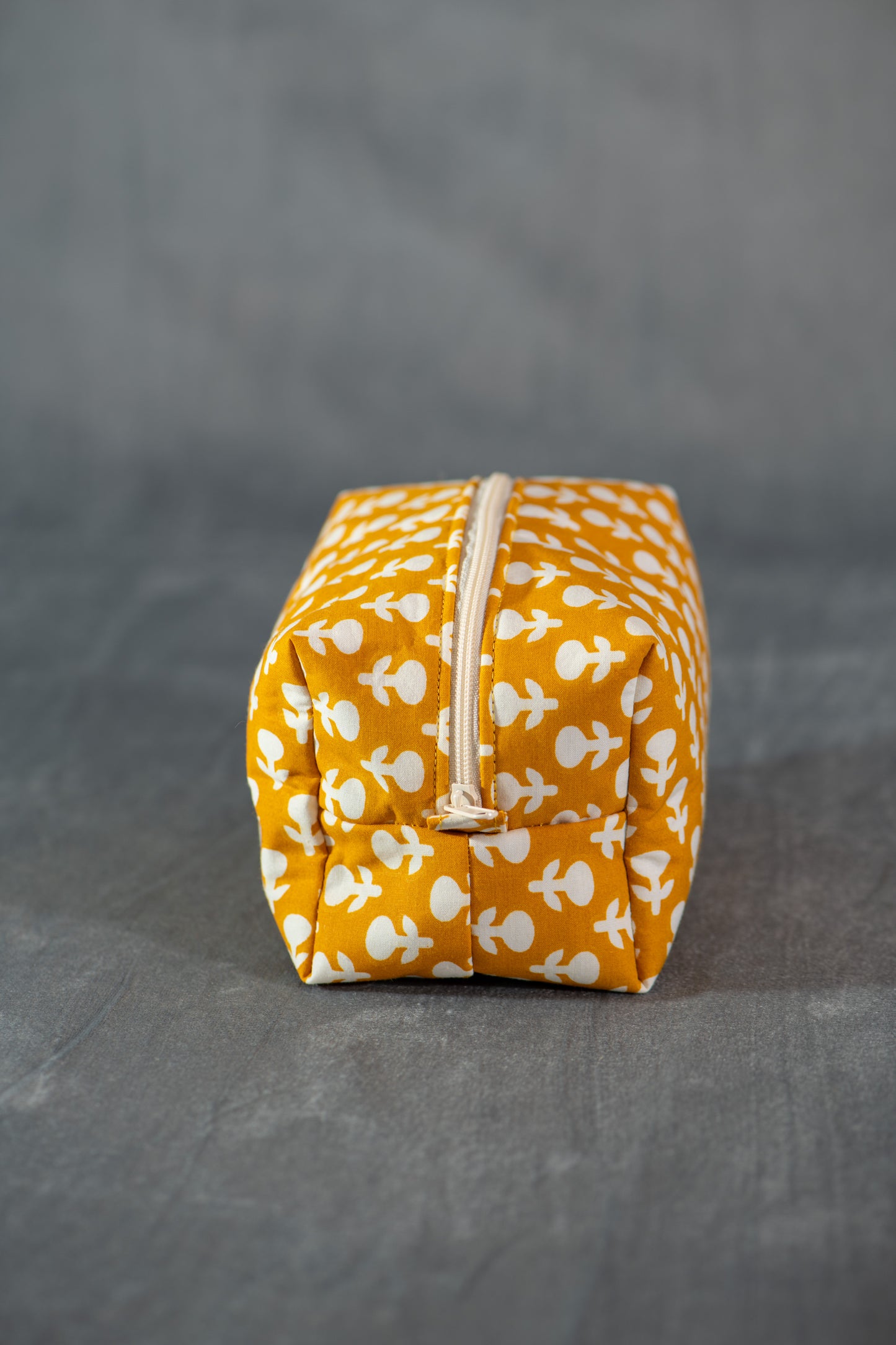 Fleur jaune en sachet (Boîtier)