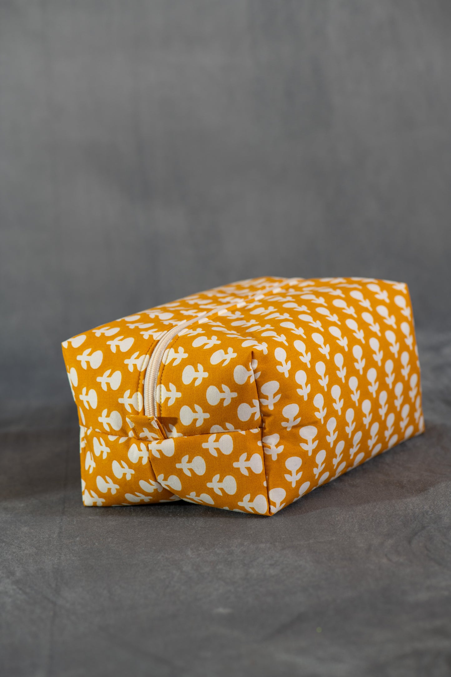 Fleur jaune en sachet (Boîtier)