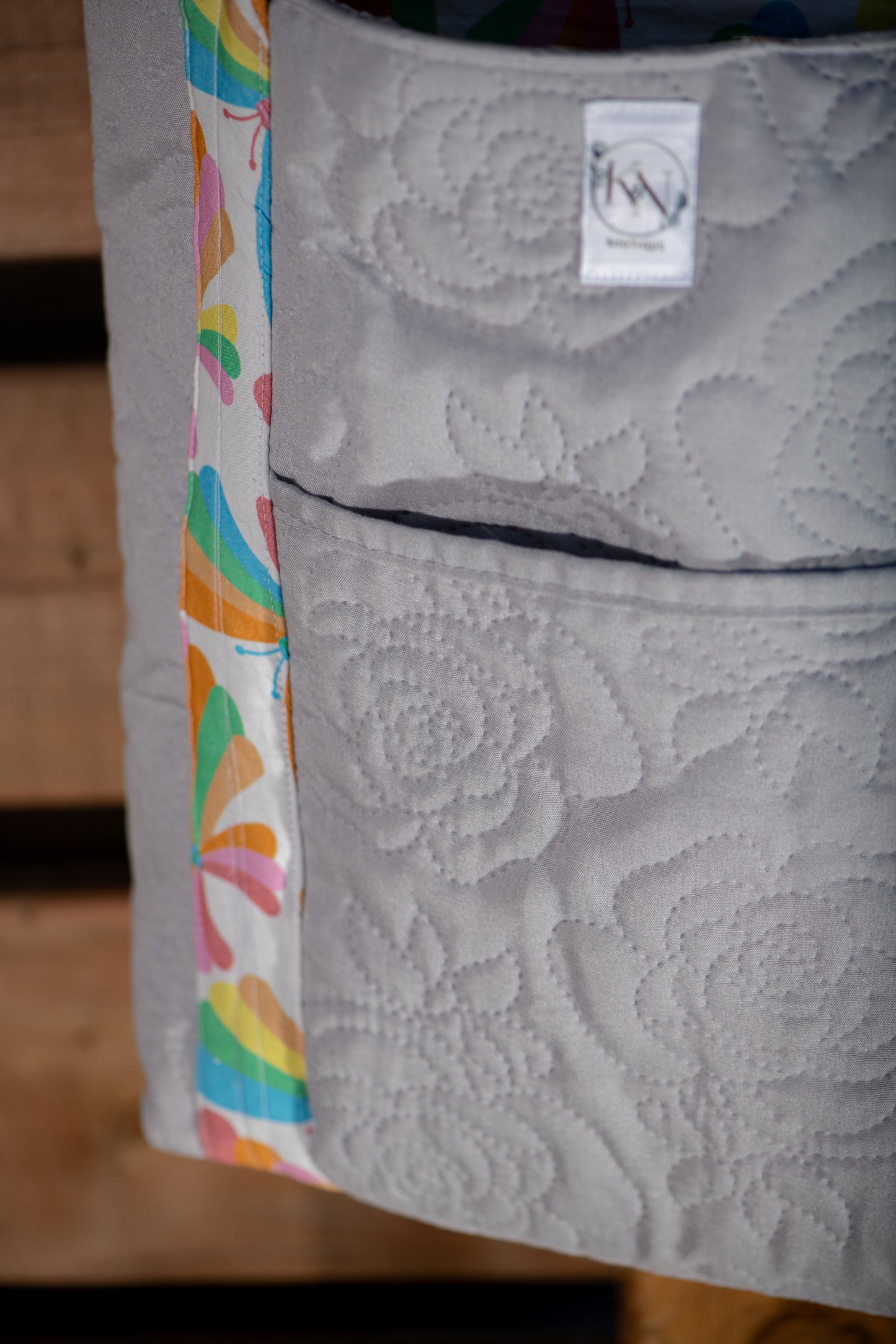 Sac fourre-tout gris à papillons multicolores